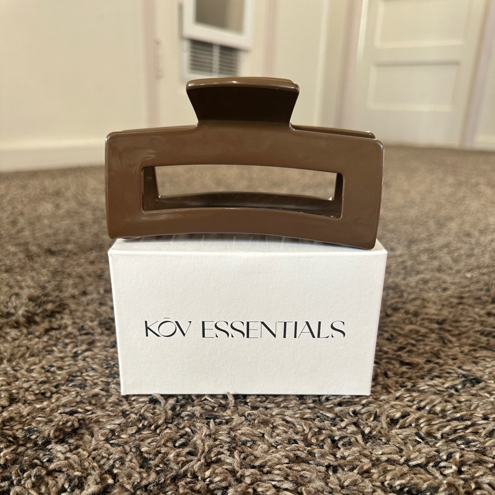 KOV Daily Clip in LARGE in walnut